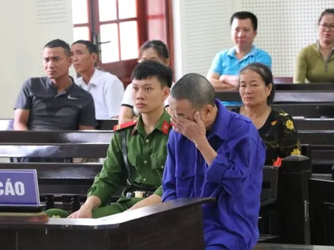 Lời khai của người đàn ông chém hàng xóm vì bị nghi đập vịt gãy chân