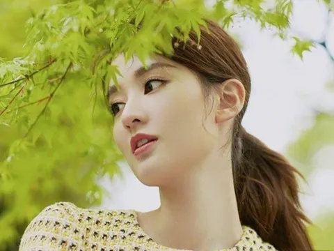 Cuộc sống của mỹ nhân 9x giàu nhất Trung Quốc: Sự nghiệp “chìm nghỉm”, nhan sắc trẻ đẹp sau hơn 10 năm trong nghề