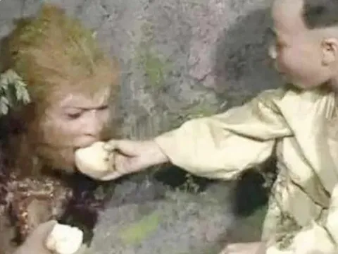 Thân phận bí ẩn của cậu bé cho Tôn Ngộ Không ăn đào khi bị giam ở Ngũ Hành Sơn