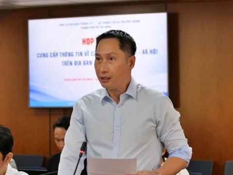 Tp.HCM: Sở Văn hóa và Thể thao sẽ mời chuyên gia thẩm định trang phục của ca sĩ Đàm Vĩnh Hưng