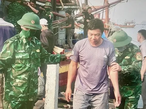 Quảng Bình khẩn trương tìm kiếm 11 ngư dân mất tích trên biển