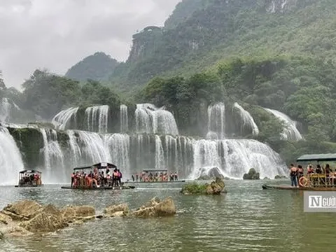 Cao Bằng: "Hút" khách vì tour du lịch xuyên biên giới