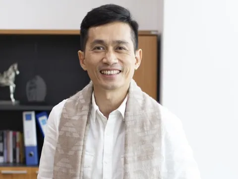 Ông Nguyễn Đỗ Lăng: Linh hồn của nhóm Apec, màn đeo khăn tím 'gồng lãi' kinh điển và sự trở lại bất ngờ sau vụ khởi tố