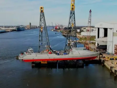 Mỹ trình làng USV thứ 3 thuộc chương trình “Chúa tể Hạm đội Ma” – Overlord