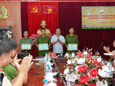 Vụ phó giám đốc công ty bị bắt cóc: Khen thưởng 3 tập thể phá án nhanh