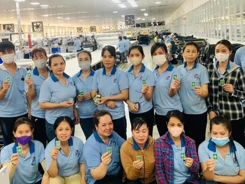 Lao động ở một doanh nghiệp bất ngờ được tặng 400 nhẫn vàng