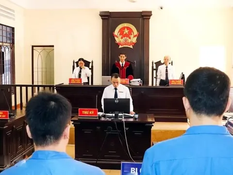 Hình ảnh mới nhất phiên xử tài xế xe Thành Bưởi gây tai nạn khiến 5 người chết