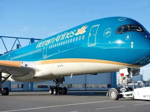 Lãnh đạo Vietnam Airlines: "Ngành hàng không chỉ lãi khoảng 1 USD mỗi khách, bay vào Tân Sơn Nhất gặp một cơn mưa là mất"
