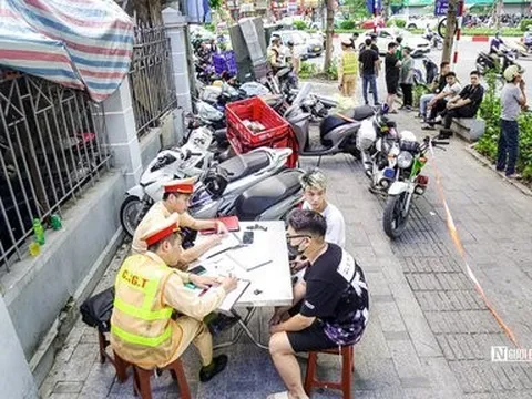 Hà Nội: Theo chân tổ công tác đặc biệt xử phạt vi phạm giao thông