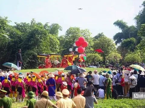 Hà Nội: Hàng nghìn người xem tái hiện trận đánh của Thánh Gióng