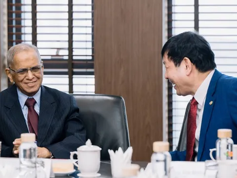 "Bill Gates" của Ấn Độ: "Bên cạnh Ấn Độ, Việt Nam là nước duy nhất ở Châu Á, không phải Singapore hay Malaysia, có thể sản sinh ra các DN phần mềm tỷ USD"