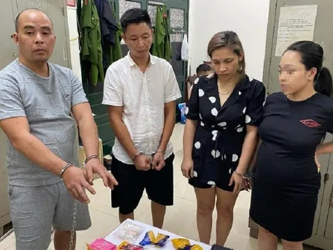 Bắt quả tang người phụ nữ mang thai 8 tháng đang sử dụng ma túy