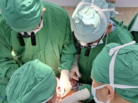 Khánh Hòa: Phẫu thuật thành công chuyển vạt da tự do có cuống mạch rời