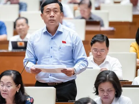 Đại biểu Hà Phước Thắng: Đề nghị được sử dụng gầm cầu, dạ cầu làm bãi đỗ xe, khu thể thao