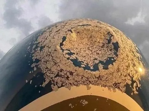 Nóng: Vì sao liên tiếp 2 máy bay của Vietnam Airlines bị móp đầu, nứt kính buồng lái?