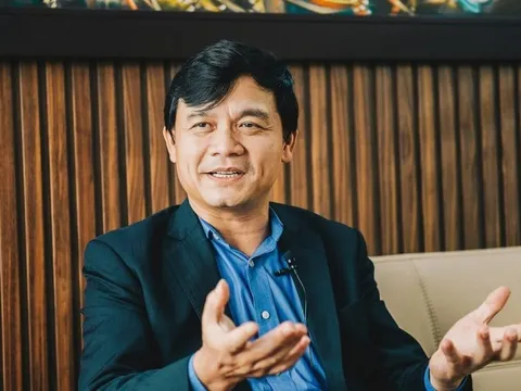 Shark Phú trước khi thành "vua chảo": Chịu cảnh thất nghiệp 3 tháng, chỉ nằm nhà học tiếng Anh trong lúc bạn bè đi làm hết, bị gia đình phản đối kịch liệt vì nghỉ việc