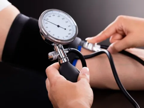 Tìm hiểu về tăng huyết áp vô căn và giải pháp cải thiện từ Định Áp Vương