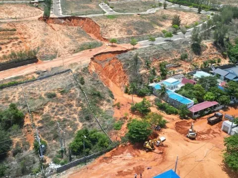 Vụ sạt lở cát ở Bình Thuận: "Chưa từng thấy sạt lở như vậy"