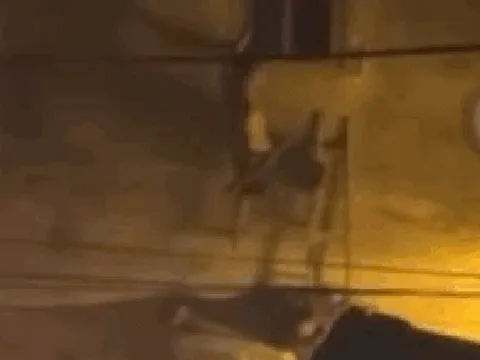 VIDEO vụ cháy 14 người chết: 2 nam thanh niên kể giây phút đục tường cứu người kêu cứu