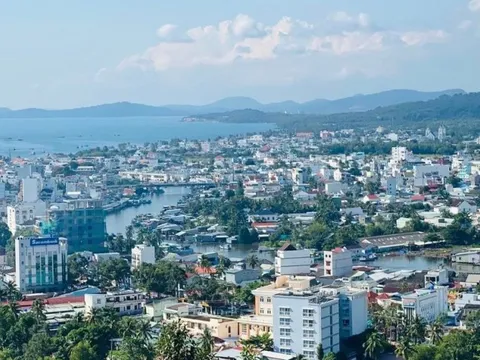 Lý do cán bộ Phú Quốc tạm dừng đi nước ngoài