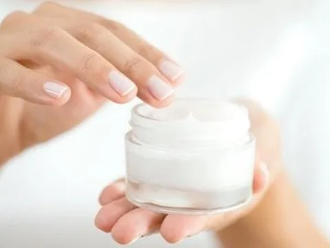 Thu hồi, tiêu hủy một lô sáp nẻ Vaseline