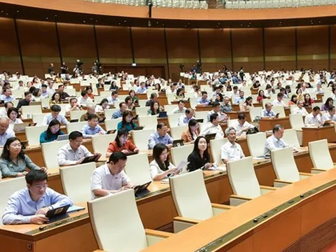 Quốc hội thảo luận 2 phương án rút bảo hiểm xã hội 1 lần