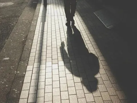 “Chuyên gia tài chính” có 4 triệu người hâm mộ suýt cuỗm trọn 100 tỉ đồng của NĐT, cơ quan quản lý ra tay lột lớp vỏ bọc của kẻ lừa đảo