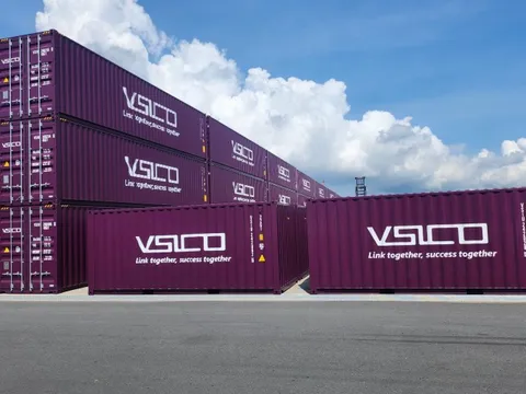 Hòa Phát giao thêm 400 vỏ container cho công ty top 2 về sản lượng vận chuyển nội địa