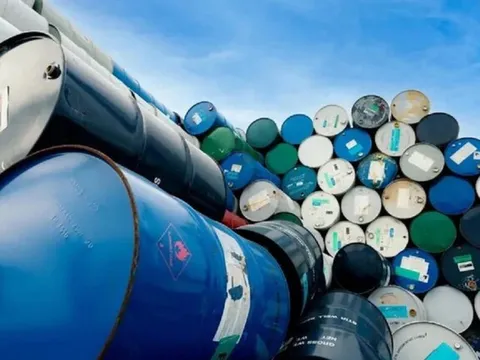 Giá xăng dầu thế giới đột ngột giảm mạnh