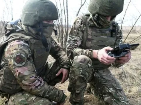 Thử nghiệm thiết bị không người lái mặt đất phá hủy phòng tuyến “Răng rồng”