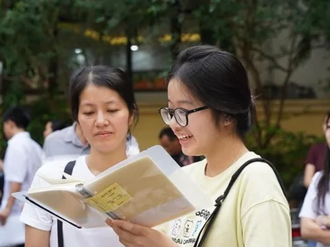 Tuyển sinh lớp 6, lớp 10 tại Hà Nội: Tỷ lệ chọi cao ngất ngưởng