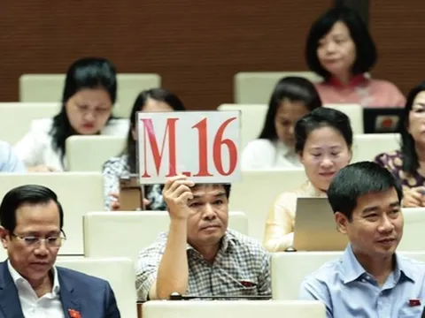 'Dòng sông chết' do xả thải, trách nhiệm Bộ Tài nguyên và Môi trường ra sao?