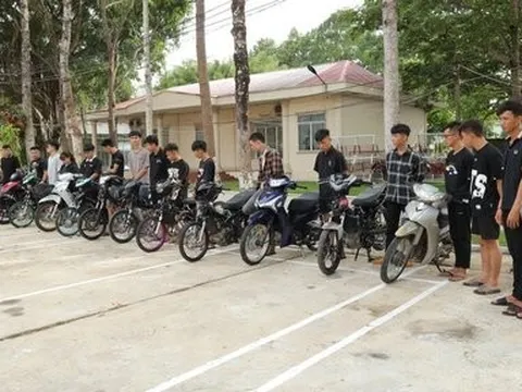 Tây Ninh: Tạm giữ 20 thanh niên đua xe gây rối trật tự công cộng