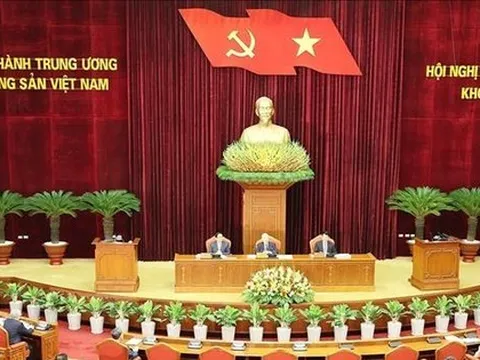 Chi tiết thẩm quyền tạm đình chỉ cán bộ theo quy định của Bộ Chính trị