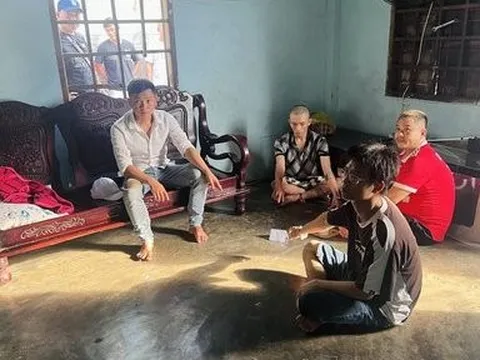 Bình Thuận: Bắt nhóm đối tượng sử dụng trái phép ma tuý tại nhà