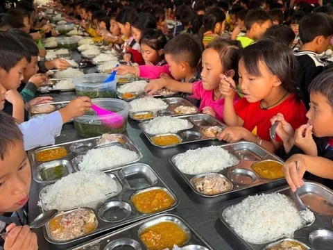 Đề xuất miễn học phí, hỗ trợ tiền ăn trưa cho trẻ mẫu giáo 3-5 tuổi ở vùng khó khăn