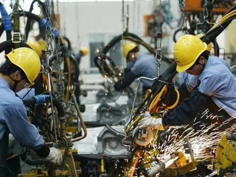 Khó khăn vẫn đè nặng doanh nghiệp, đại biểu Quốc hội hiến kế tháo gỡ