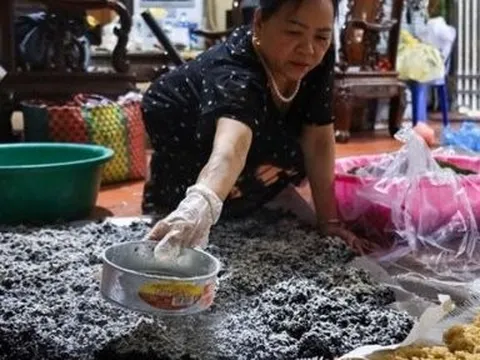 Món ăn này cứ đến ngày Tết Đoan Ngọ lại “cháy hàng”, ngày làm vài tạ cũng hết