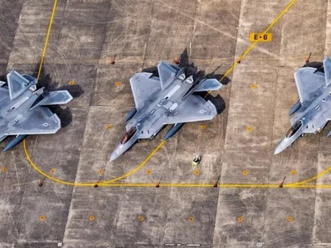 Sự thăng trầm của chiến đấu cơ tàng hình “Chim ăn thịt” F-22 Raptor