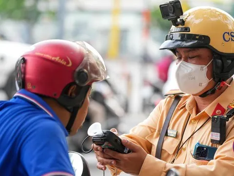 Ủy ban Quốc phòng và An ninh đề nghị tiếp tục thực hiện quy định cấm lái xe khi có nồng độ cồn