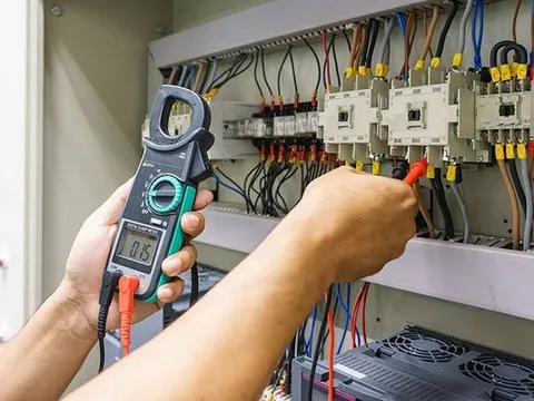 Bình Thuận: Sửa điện ở nhà hàng, một người bị điện giật tử vong