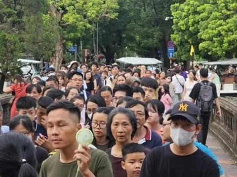 Sức hút của 'Lễ hội ánh sáng' tại Festival nghệ thuật Quốc tế Huế 2024