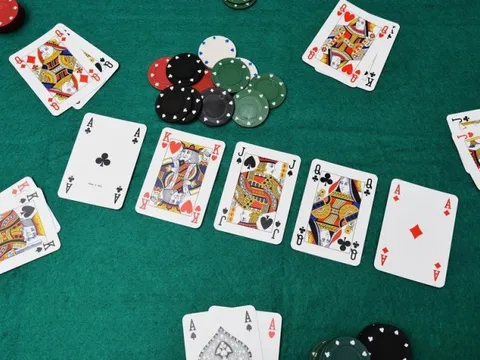 Hà Nội cần tạm ngừng cấp giấy phép và công nhận CLB pocker