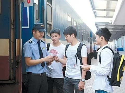 Đường sắt giảm giá vé cho học sinh đi thi, nhập học