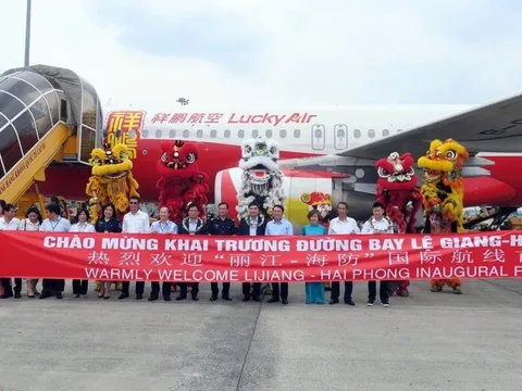 Chuyến bay đầu tiên từ Lệ Giang (Trung Quốc) hạ cánh tại Hải Phòng