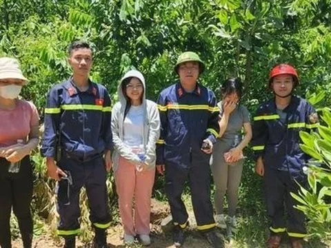 Huế: Giải cứu 3 sinh viên bị mắc kẹt trên núi Hòn Vượn