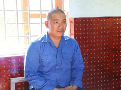 Vận chuyển 1,3kg ma túy, gã xe ôm bị khởi tố, bắt giam