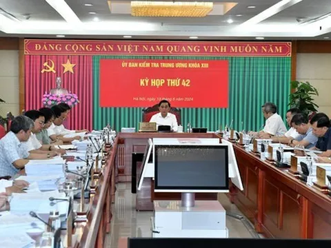 Ủy ban Kiểm tra Trung ương kỷ luật, đề nghị kỷ luật một loạt cán bộ