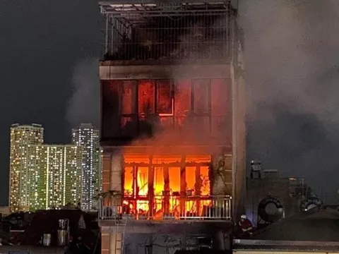 Hà Nội: Cháy lớn nhà phố Định Công Hạ khiến 4 người tử vong