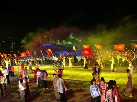 Tp.HCM: Doanh thu du lịch và dịch vụ đạt con số khủng trong 10 ngày Lễ hội Sông nước